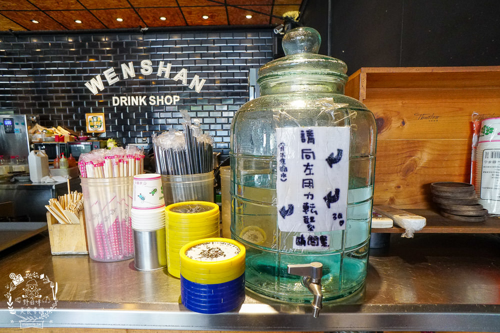 高雄[三茶手作飲品文山店]超誇張!每逢夜晚人多到像隔天不用上班?鮮奶珍珠分量多到吸不完?