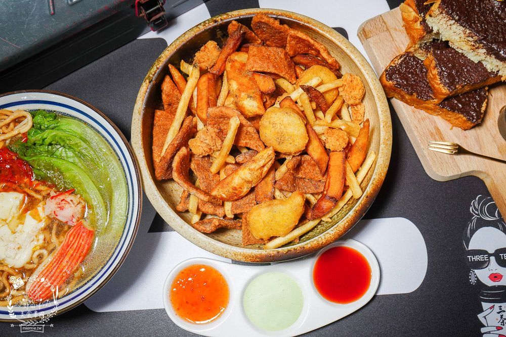 高雄[三茶手作飲品文山店]超誇張!每逢夜晚人多到像隔天不用上班?鮮奶珍珠分量多到吸不完?