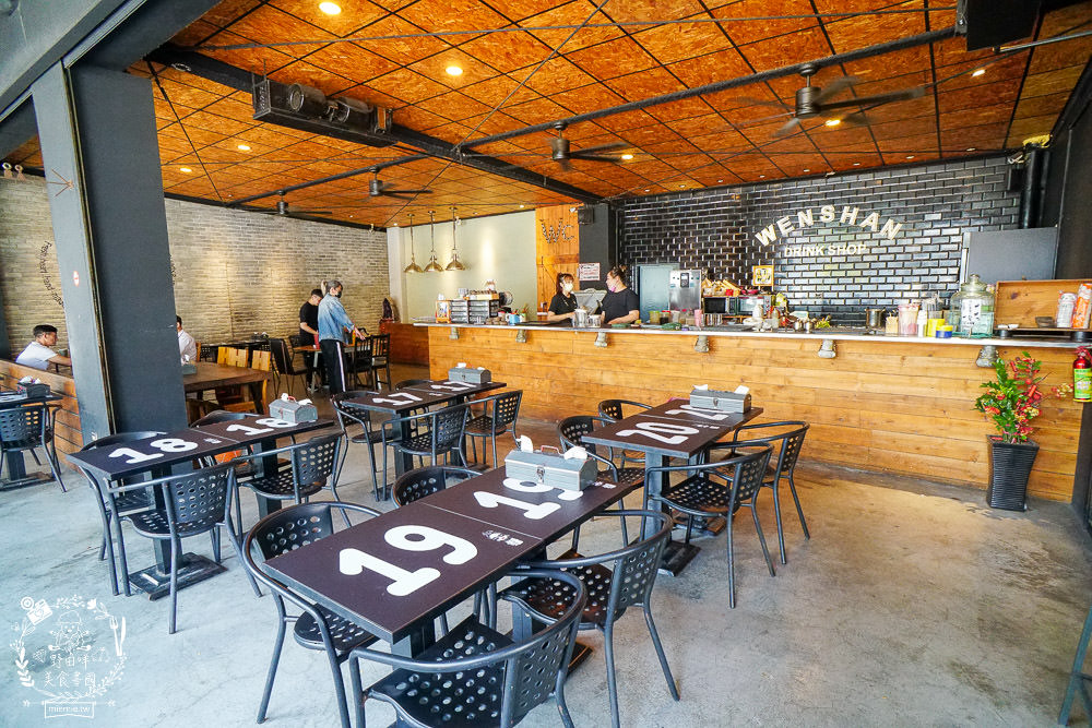 高雄[三茶手作飲品文山店]超誇張!每逢夜晚人多到像隔天不用上班?鮮奶珍珠分量多到吸不完?