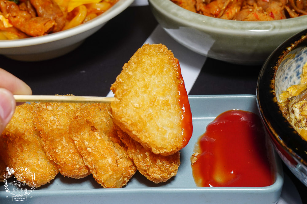 高雄[三茶手作飲品文山店]超誇張!每逢夜晚人多到像隔天不用上班?鮮奶珍珠分量多到吸不完?