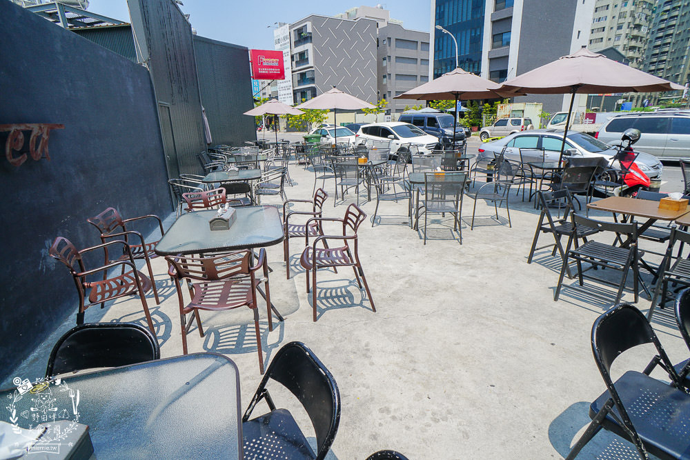 高雄[三茶手作飲品文山店]超誇張!每逢夜晚人多到像隔天不用上班?鮮奶珍珠分量多到吸不完?