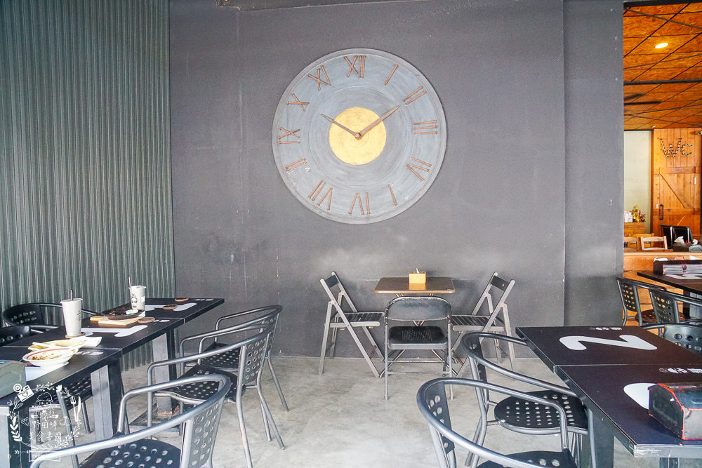 高雄[三茶手作飲品文山店]超誇張!每逢夜晚人多到像隔天不用上班?鮮奶珍珠分量多到吸不完?