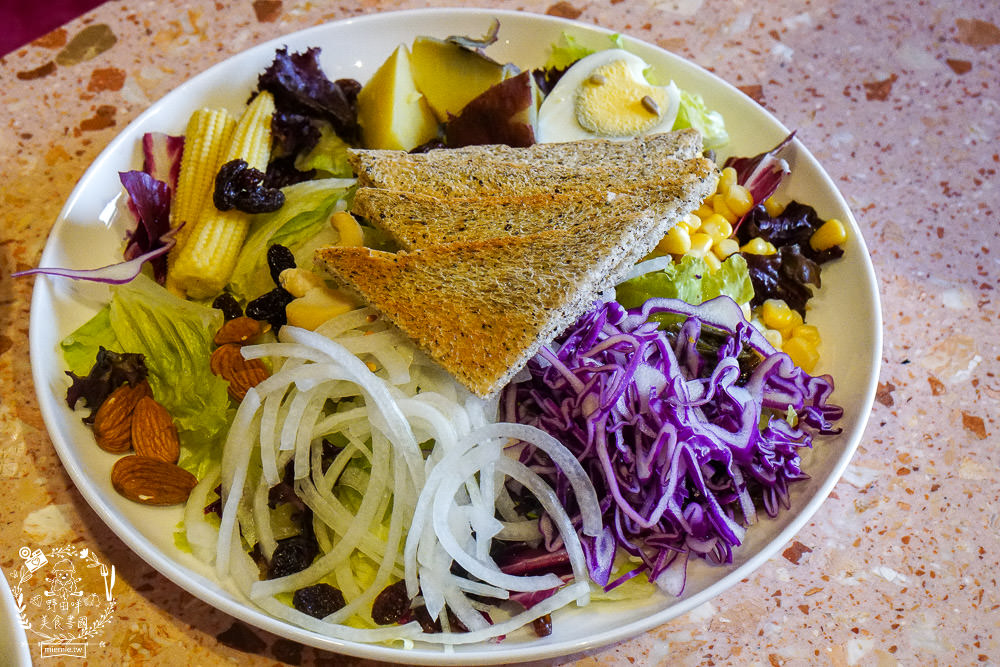 To Be Smoothie綠果昔、沙拉、輕食餐廳|文山特區超夢幻網美餐廳!浪漫粉色系沙拉輕食店！