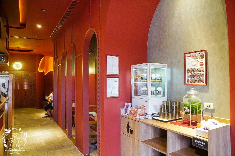 To Be Smoothie綠果昔、沙拉、輕食餐廳|文山特區超夢幻網美餐廳!浪漫粉色系沙拉輕食店！