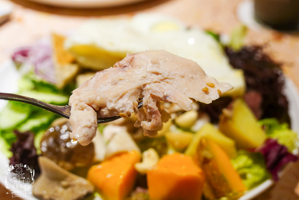 To Be Smoothie綠果昔、沙拉、輕食餐廳|文山特區超夢幻網美餐廳!浪漫粉色系沙拉輕食店！