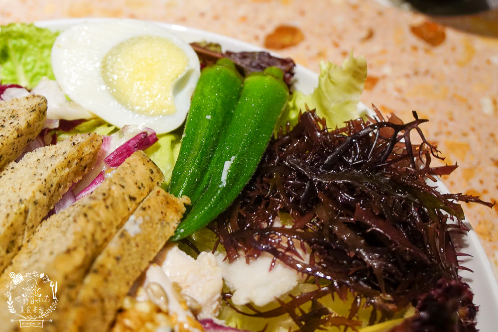 To Be Smoothie綠果昔、沙拉、輕食餐廳|文山特區超夢幻網美餐廳!浪漫粉色系沙拉輕食店！