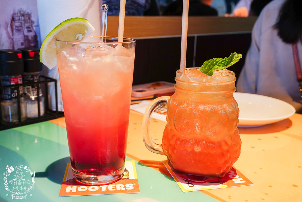 HOOTERS信義店|台北有辣妹熱舞搖呼拉圈的景觀餐廳!超貼心的桌邊剝蝦服務吸引超多人包場聚餐!