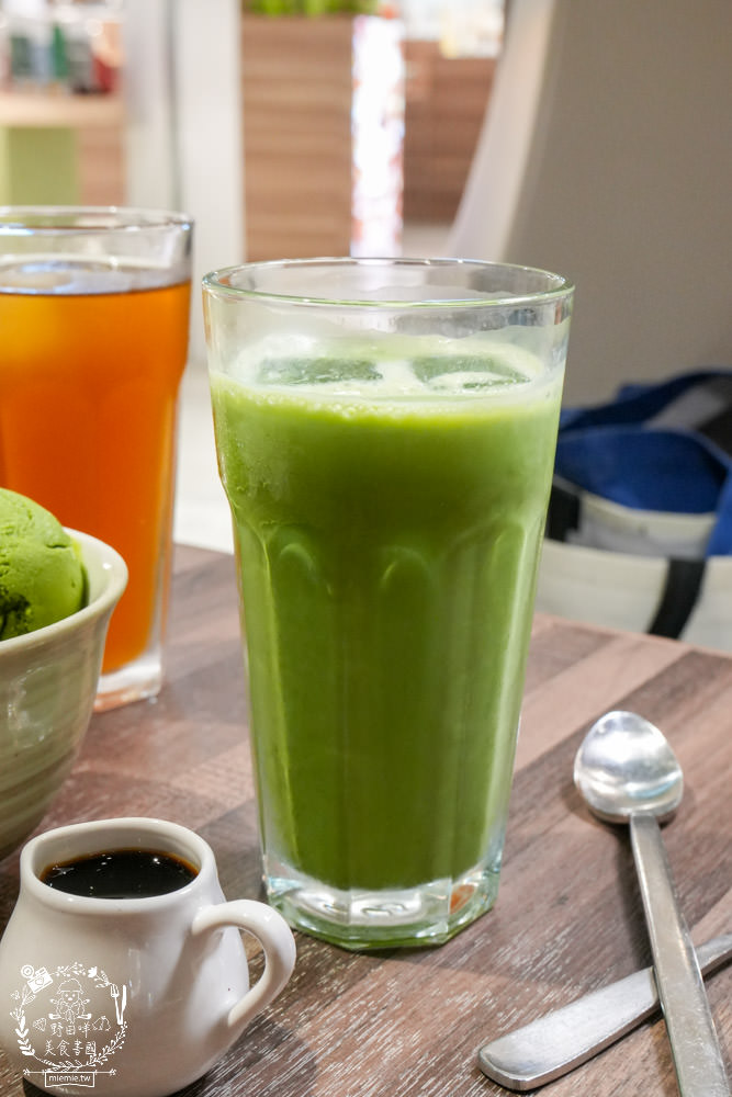 高雄nana’s green tea漢神巨蛋店!抹茶控不用飛日本就可以吃到的抹茶名店!連平日都座無虛席唷~